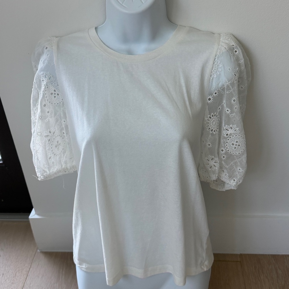Heartloom White Eyelet Puff Sleeve Top